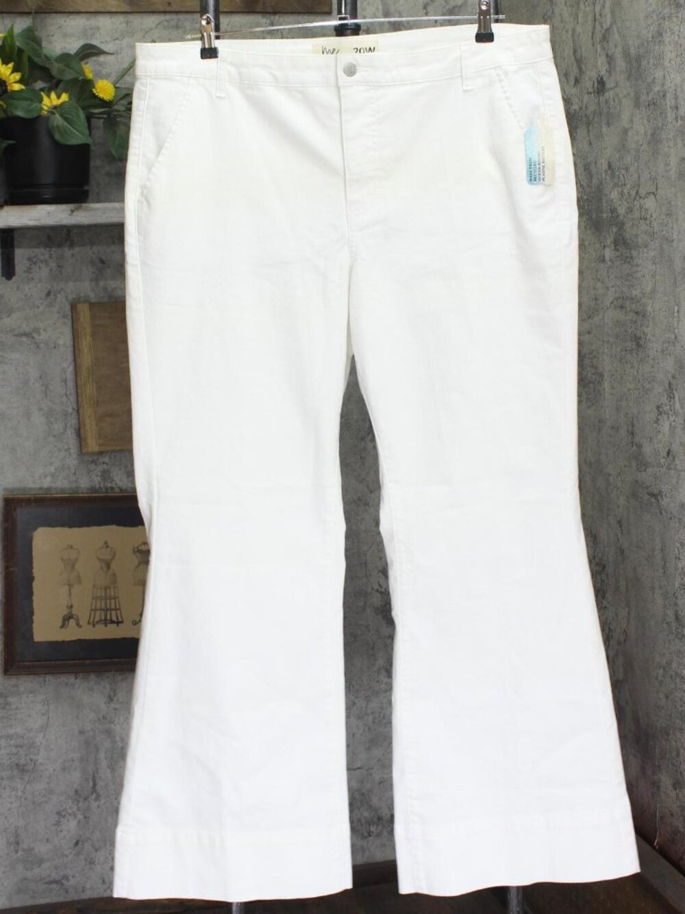 Me By Jennie Garth Piece Dye Full Length Flare Jeans A682345 White 20W